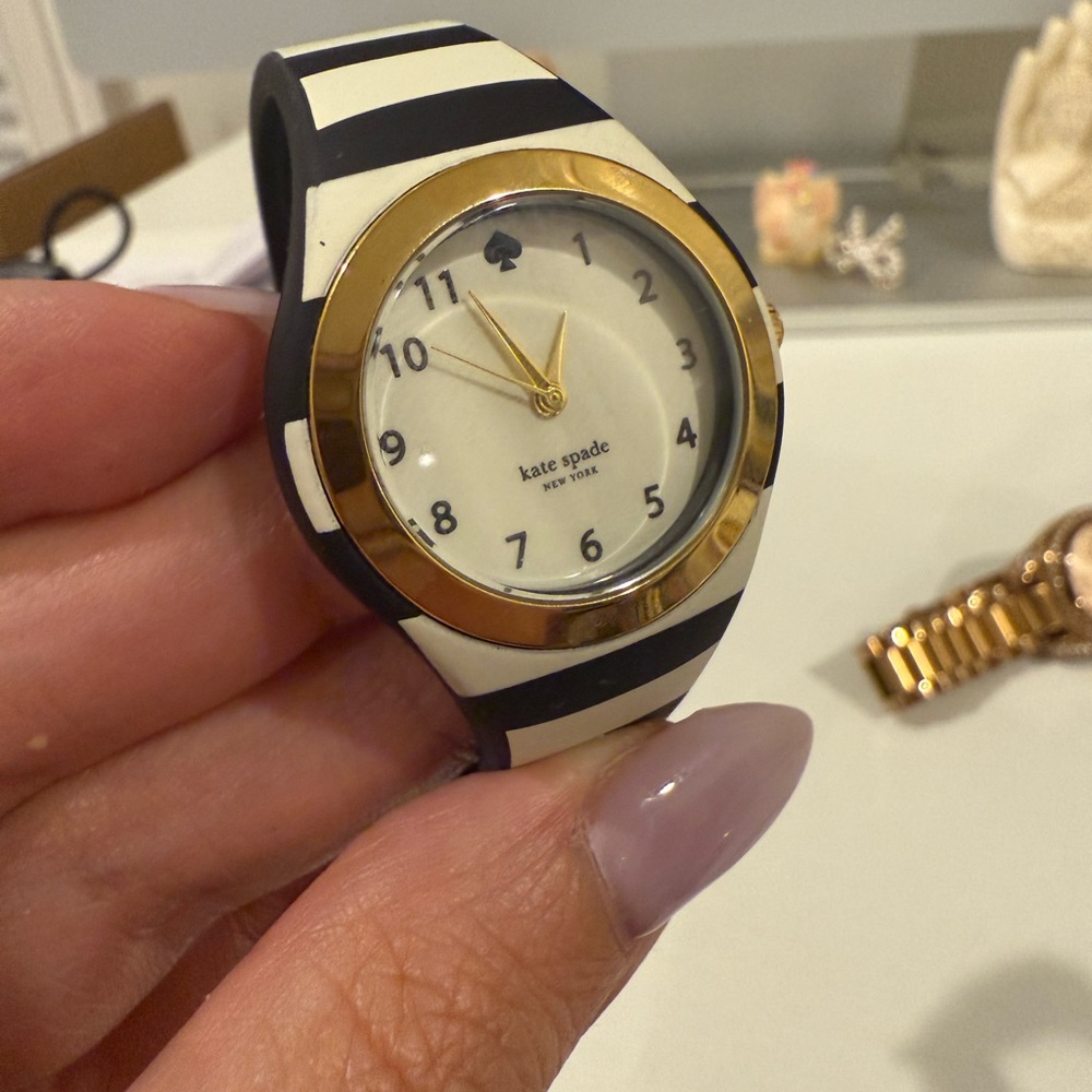 Kate Spade Black and White Smartwatch with Striped Design